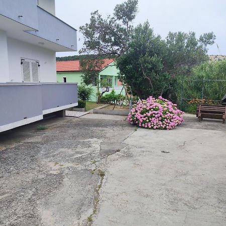 Apartment Valeria Lopar Luaran gambar