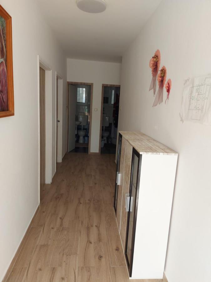 Apartment Valeria Lopar Luaran gambar