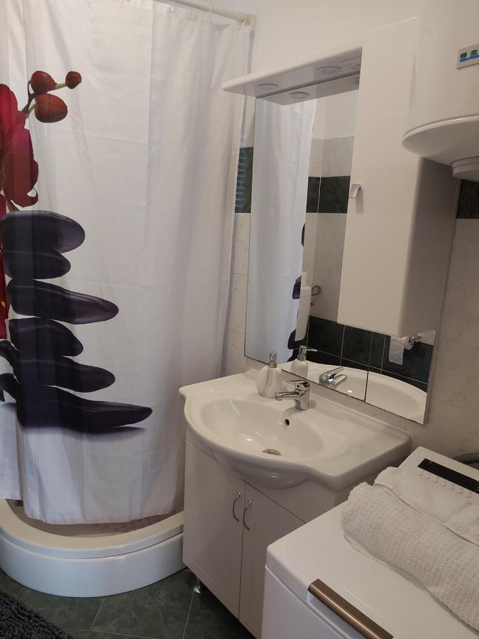 Apartment Valeria Lopar Luaran gambar